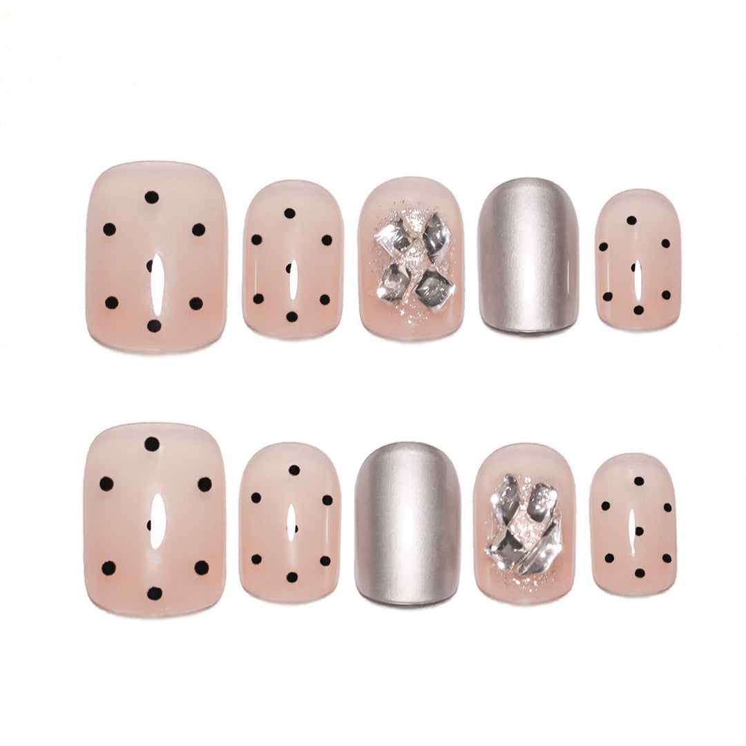 Artificial nail extensions with elegant accent decoration Bowlift