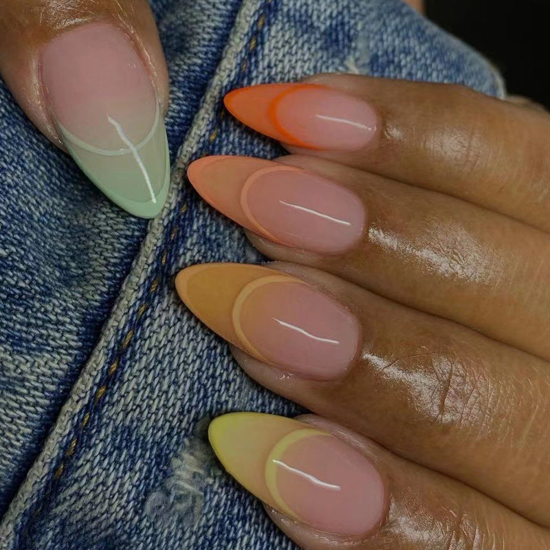 Artificial Nail Tips with Gradient Bowlift