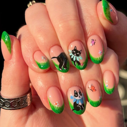 Whimsical Cat-Themed Nail Art Set Bowlift