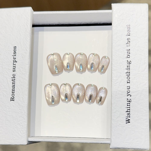 Artificial nails with elegant glamour design Bowlift