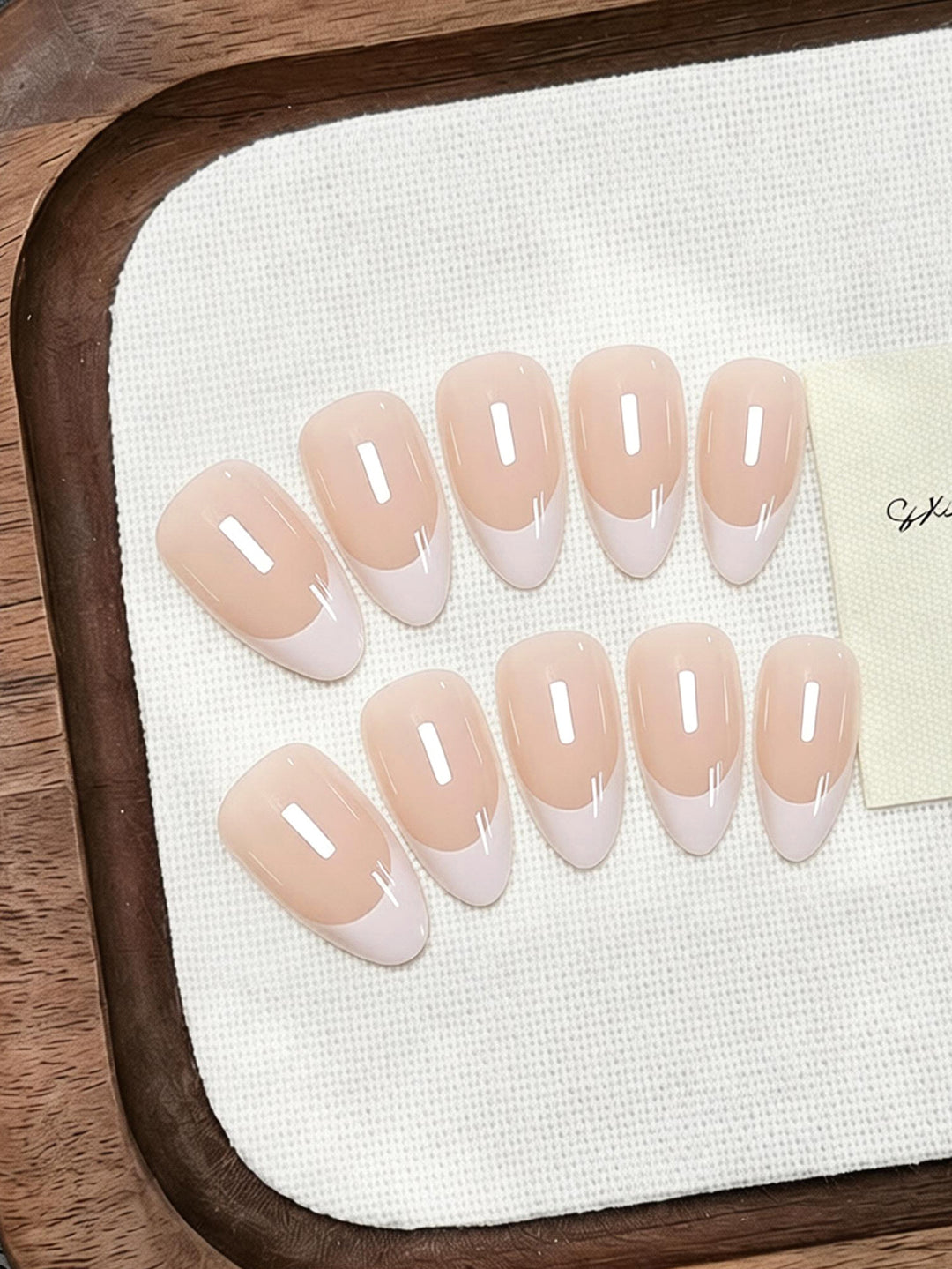 Elegant Artificial Nails with French Design Bowlift