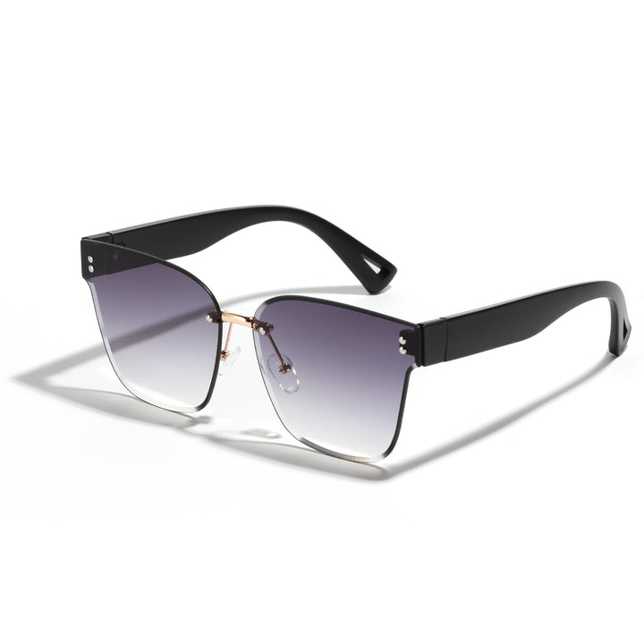 Ladies fashion sunglasses with elegant frame and wide lenses Bowlift