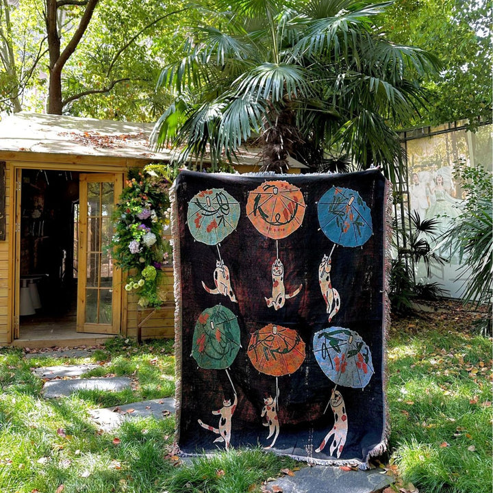 Decorative Cat-Themed Woven Throw Blanket