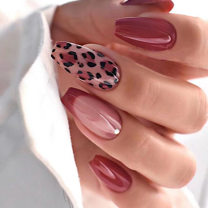 Artificial nail art with elegant leopard patterns Bowlift