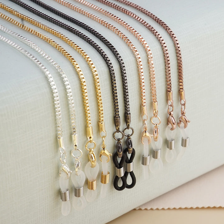 Sleek Metal Eyewear Chain Bowlift