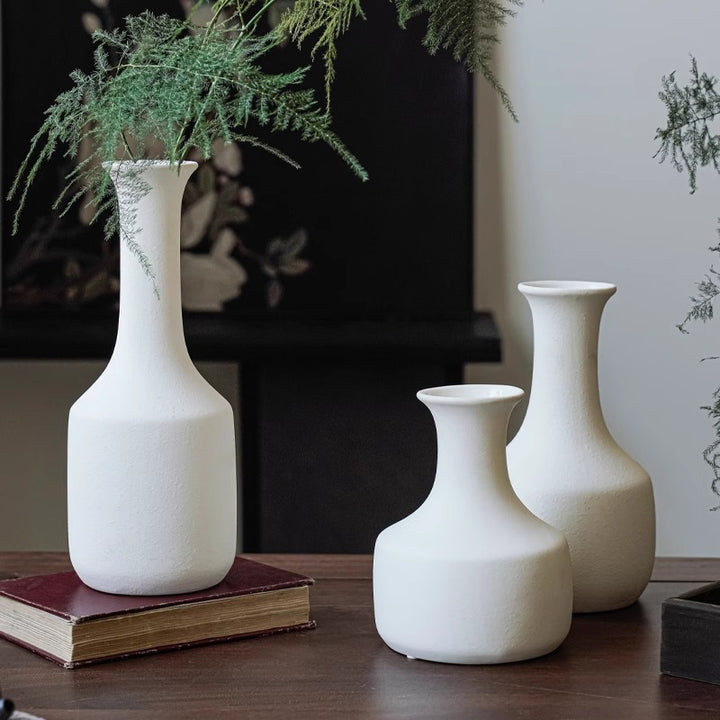Stylish ceramic vase Bowlift