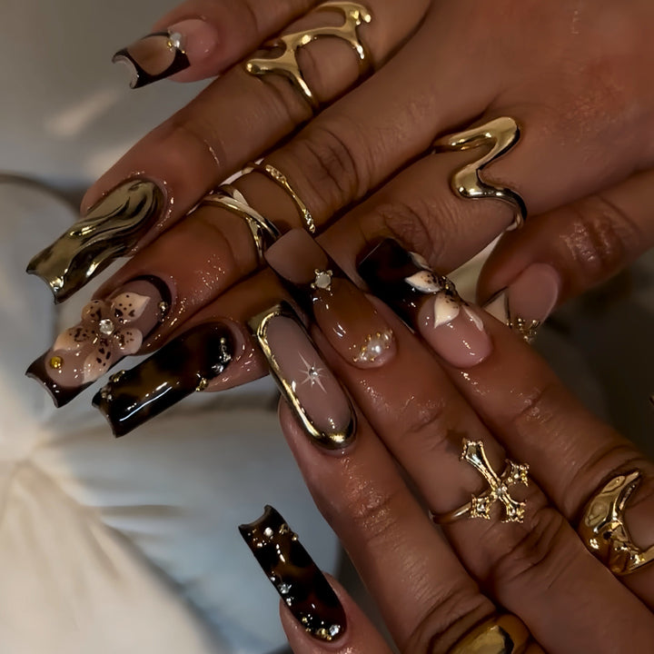 Ornate Press-On Nail Art Extensions Bowlift