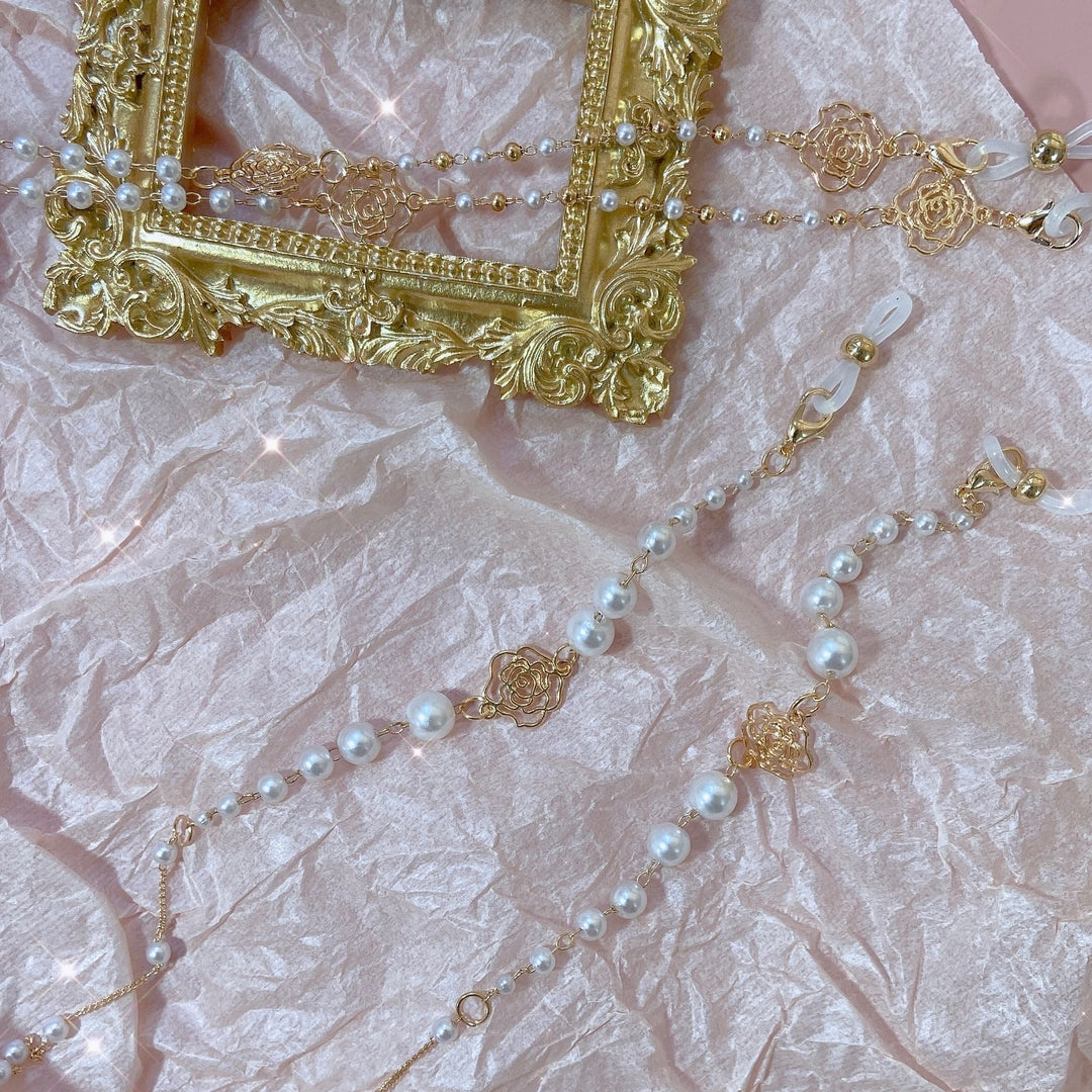 Sparkling glasses holder chain with pearls and floral pendants Bowlift