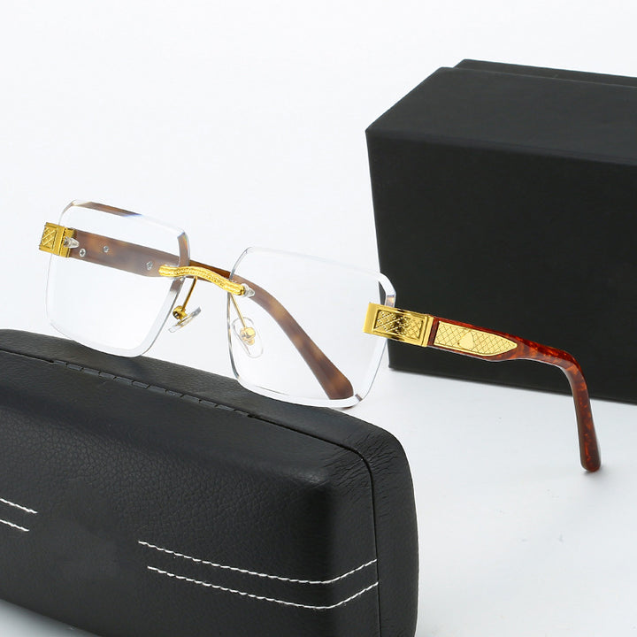 Ladies elegant sunglasses with luxurious, glittering frame Bowlift