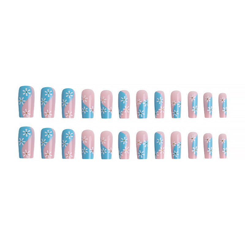 Artificial nails with delicate flower design Bowlift