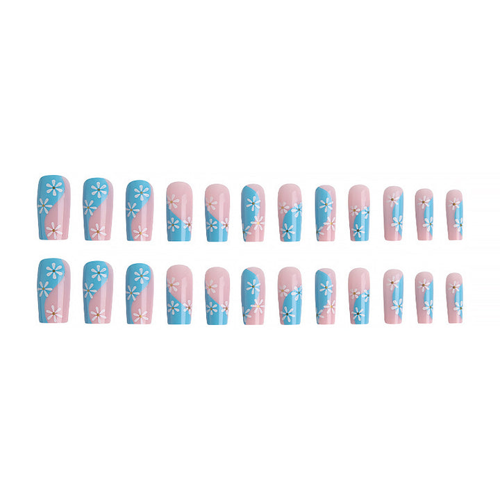 Artificial nails with delicate flower design Bowlift