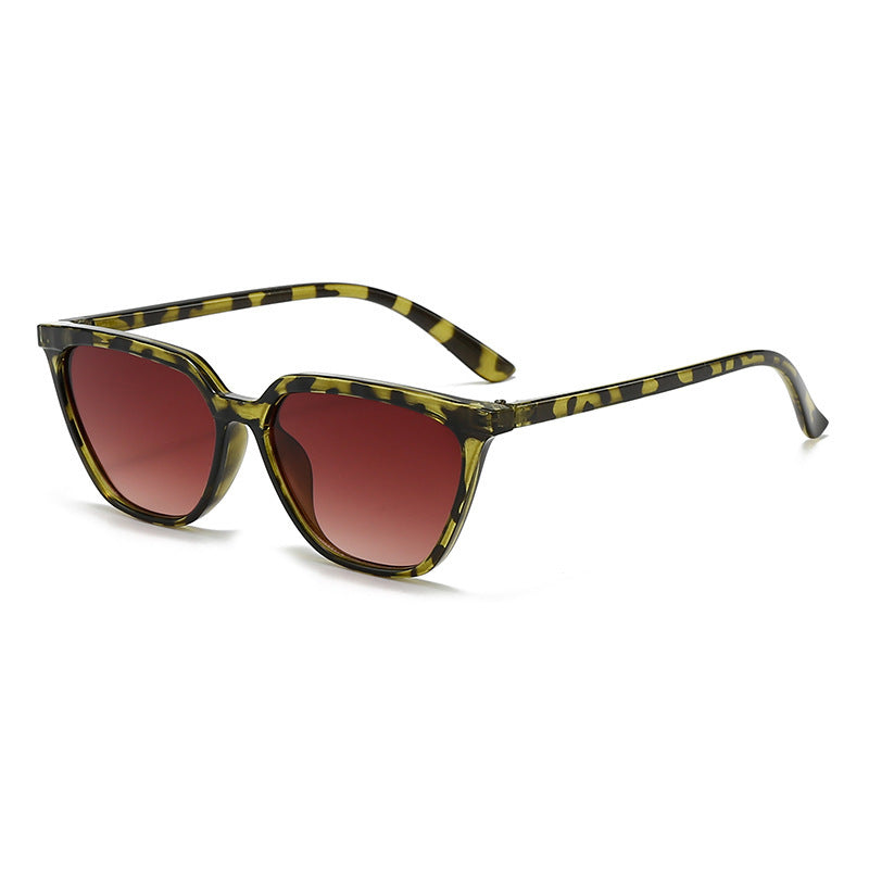 Women's Fashion Cat Eye Sunglasses with Striking Design Bowlift
