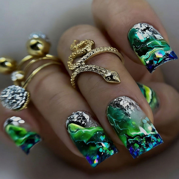 Exclusive Art Nail Creation in Maritime Style Bowlift