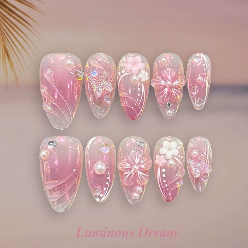 creative nail art set with maritime motifs and sparkling accents Bowlift