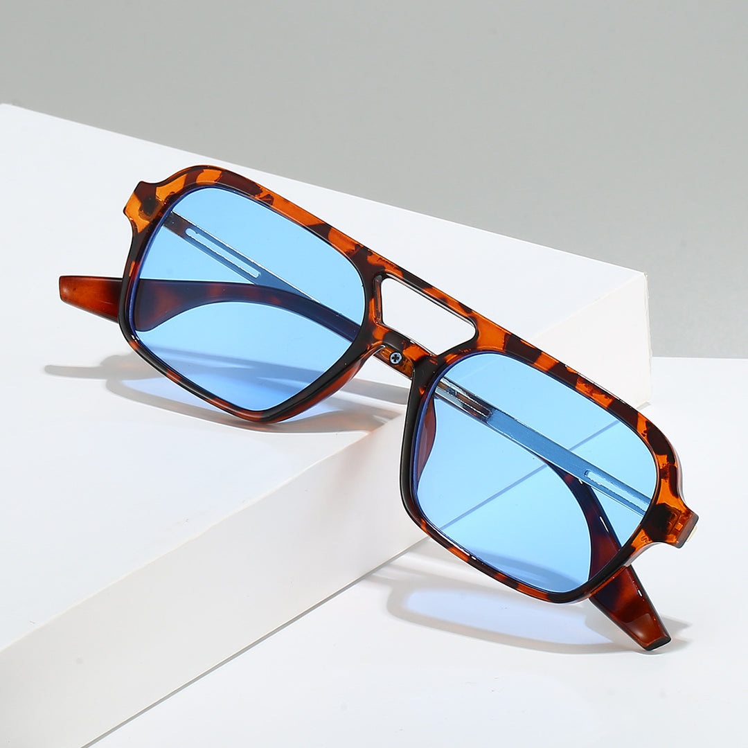 Women's stylish sunglasses in contemporary design with polarized lenses Bowlift