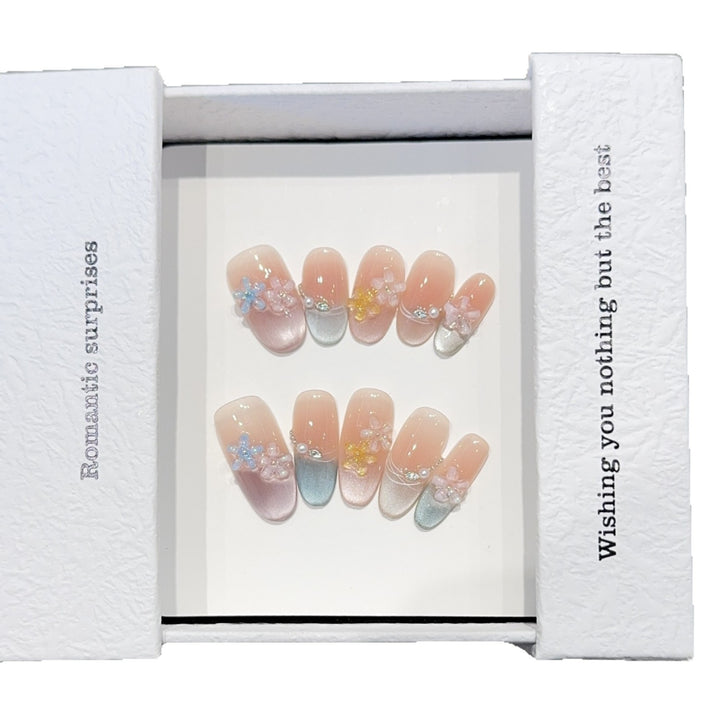Romantic artificial nails with floral accents Bowlift