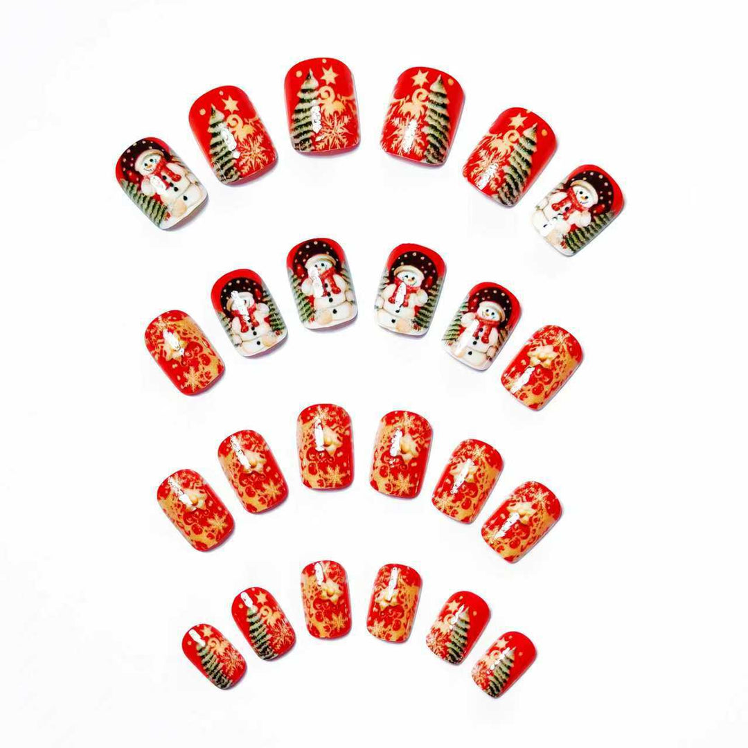 Festive artificial nails with creative snowman design Bowlift