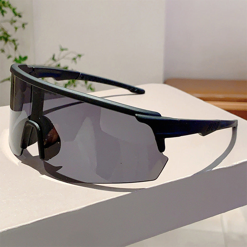 Unisex nan sporty performance sunglasses with continuous visor lens and shatterproof polycarbonate lens Bowlift