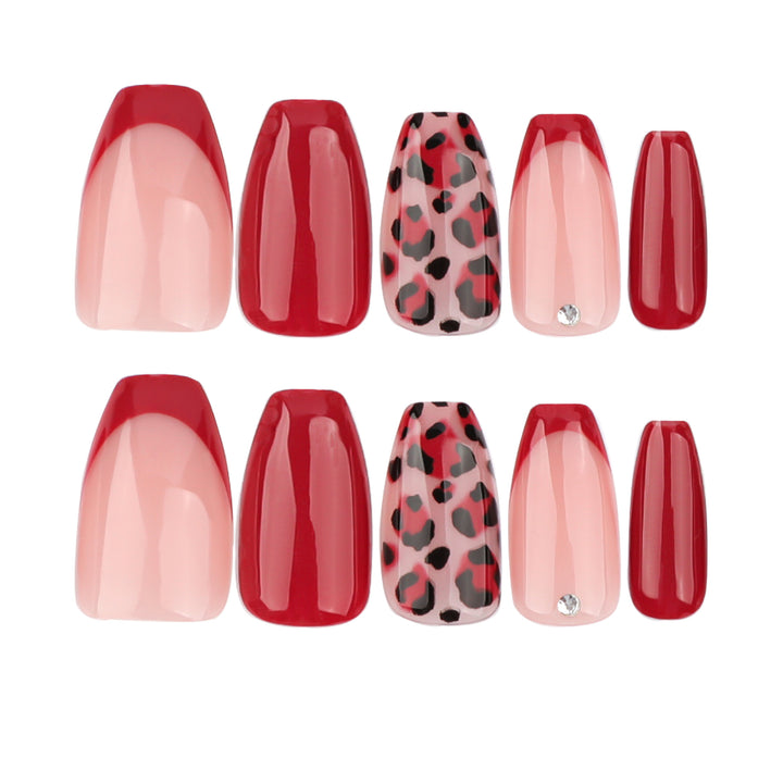Artificial nail art with elegant leopard patterns Bowlift