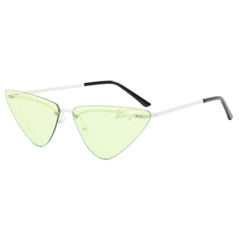 Ladies Trendy Cat-Eye Sunglasses with Feminine Frame Bowlift
