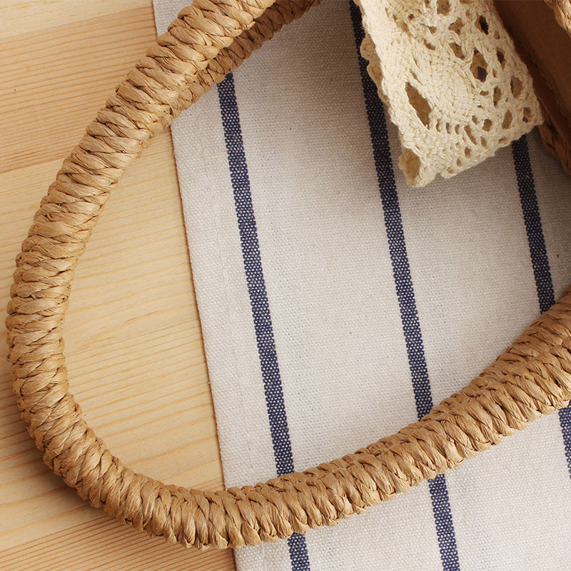 Basket bag with elegant lace Bowlift