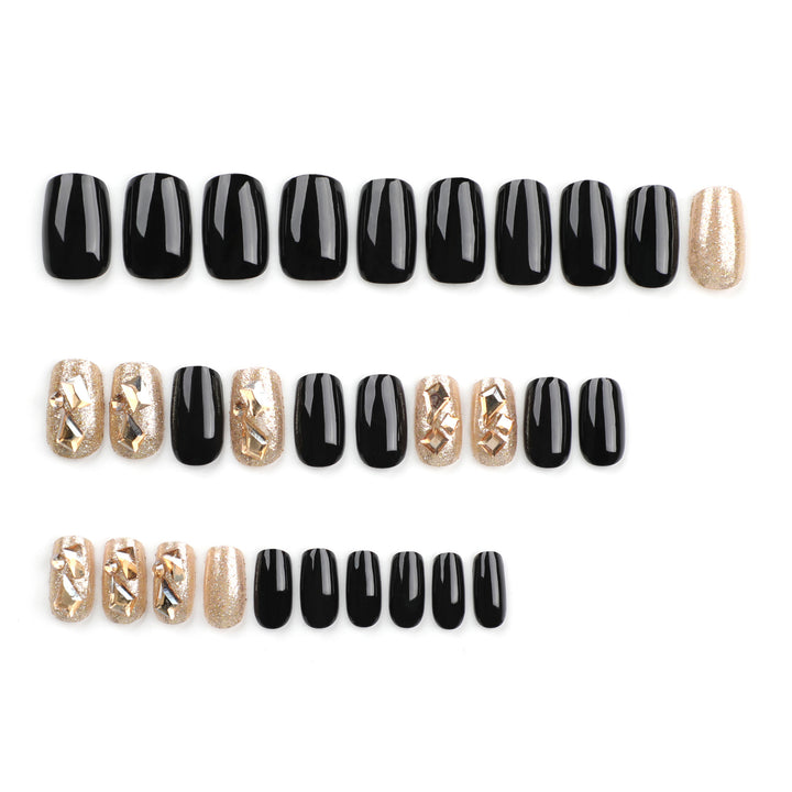 Artful nail art with luxurious glitter design Bowlift