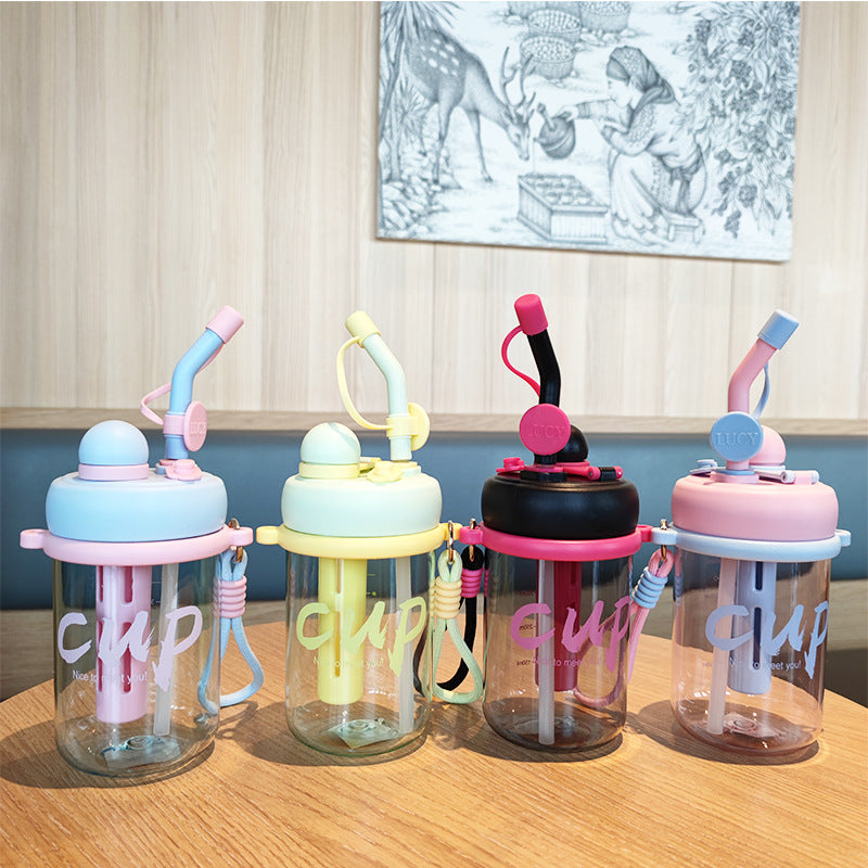 Women's drinking cup with safety lid and straw Bowlift
