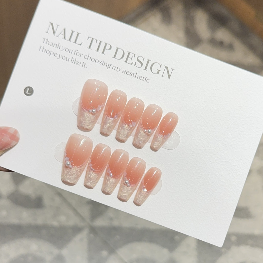 Artificial Nails in Romantic Ombre Design Bowlift
