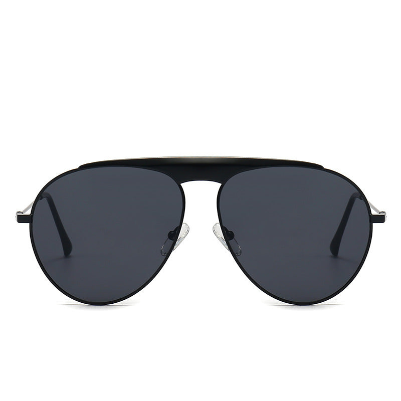 Fashionable Pilot Sunglasses Bowlift