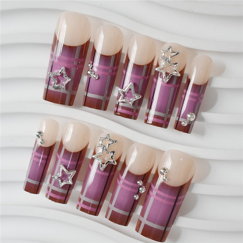 Glamorous Star-Embellished Nail Extensions Bowlift