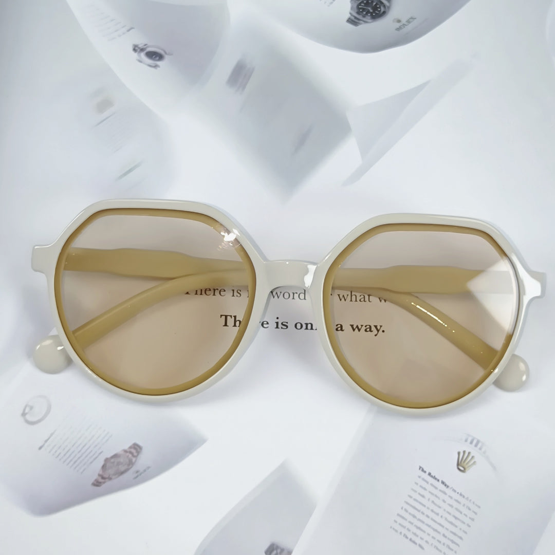 Women’s Geometric Sunglasses with Extravagant Accent Bowlift