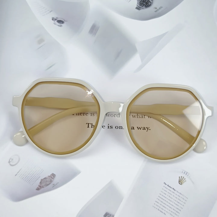 Women’s Geometric Sunglasses with Extravagant Accent Bowlift