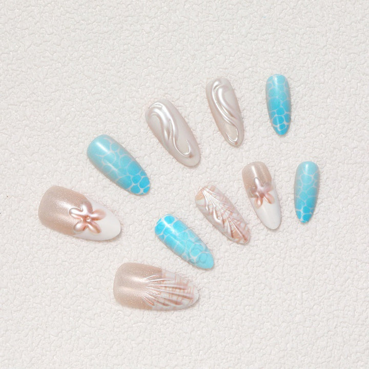 Exclusive art nails with maritime accents Bowlift