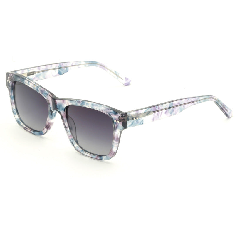 Ladies fashionable sunglasses in elegant tortoiseshell design Bowlift