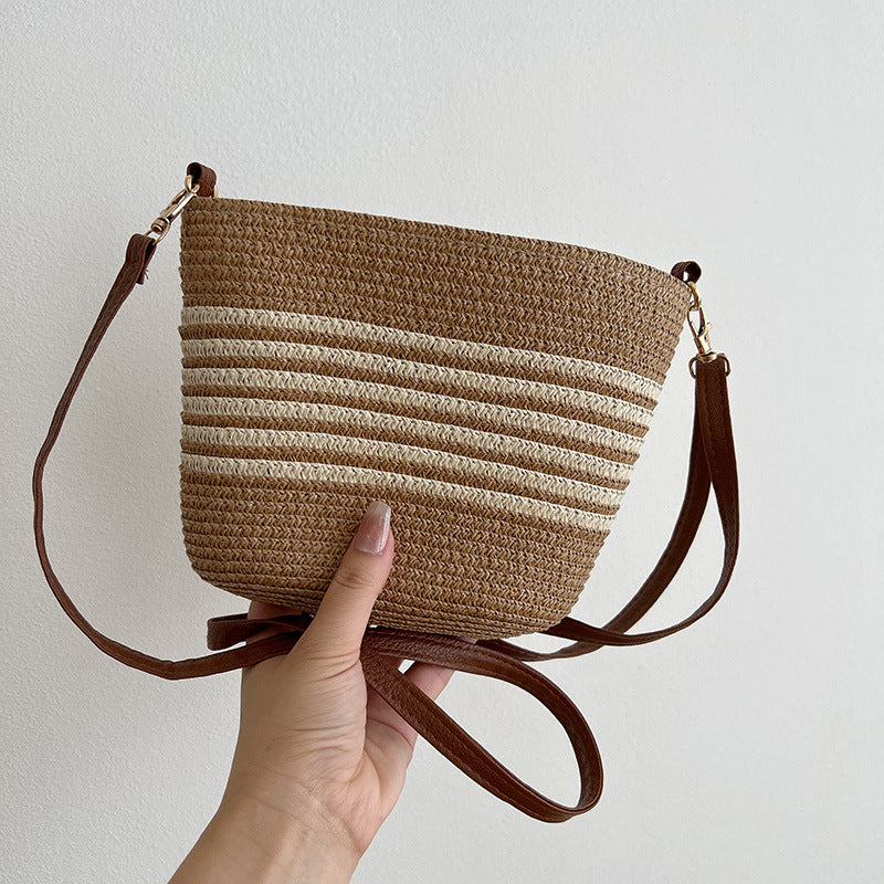 Handcrafted Straw Bag with Modern Design Bowlift