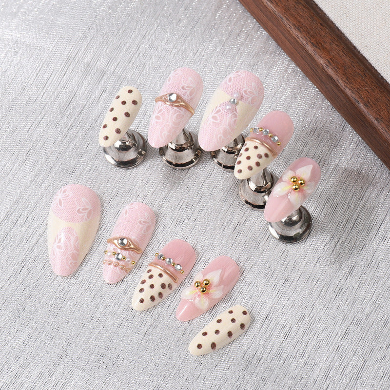 Glamorous Floral Press-On Nail Set Bowlift
