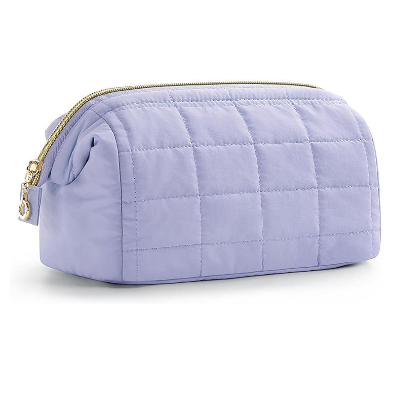 Cosmetic bag with matte finish and zipper Bowlift