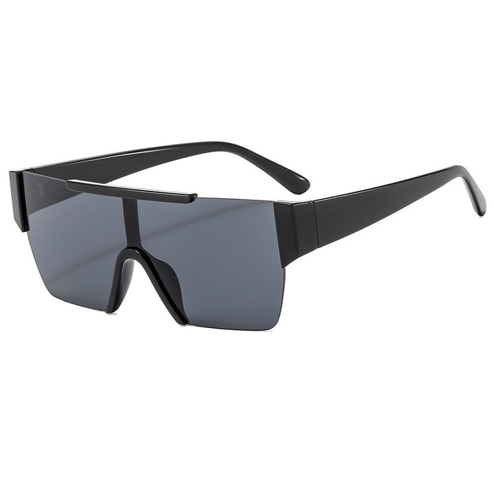 Ladies Sporty Oversized Sunglasses with Modern Protective Frame Bowlift