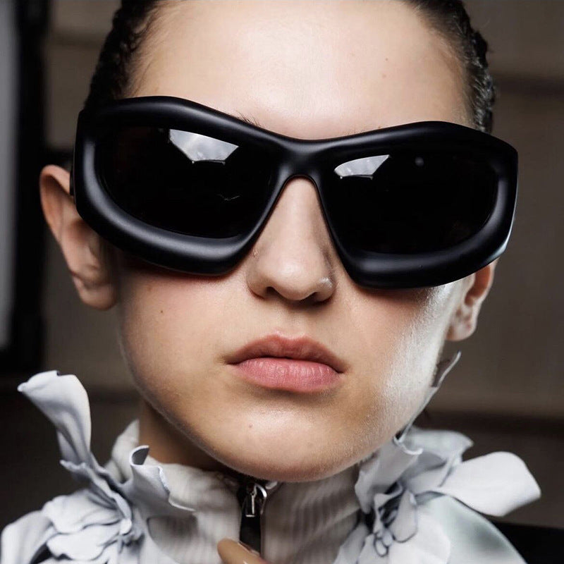 Women's Sporty Sunglasses with Futuristic Design Bowlift