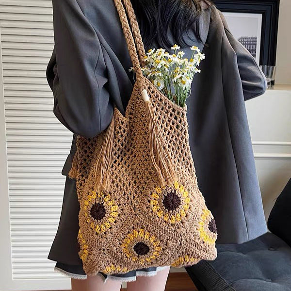 Leisure Beach Bag with Floral Details Bowlift