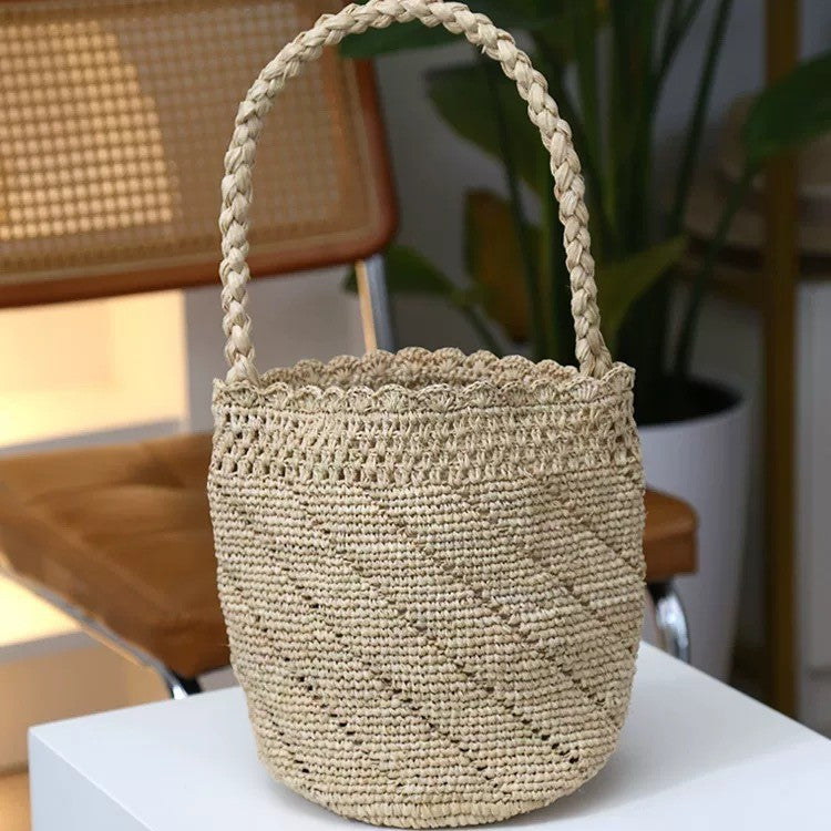 Handmade basket bag with unique weaving Bowlift