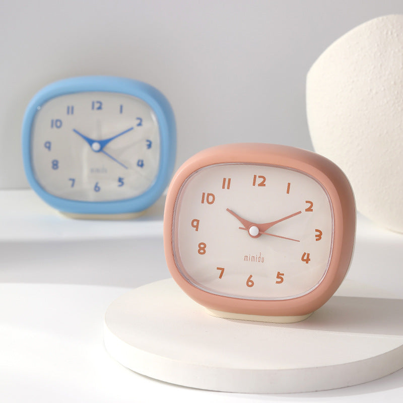 Table Clock in Modern Retro Design Bowlift