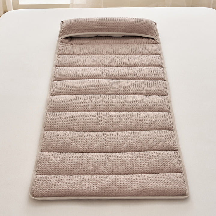 Breathable neck support with texture Bowlift