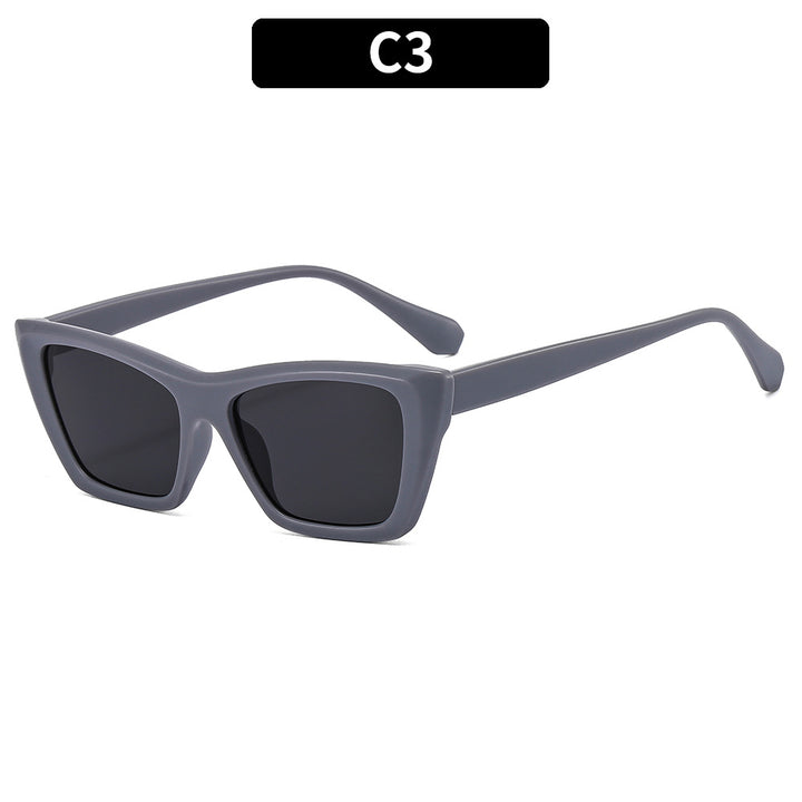 Trendy Cat-Eye Sunglasses with Sculpted Design