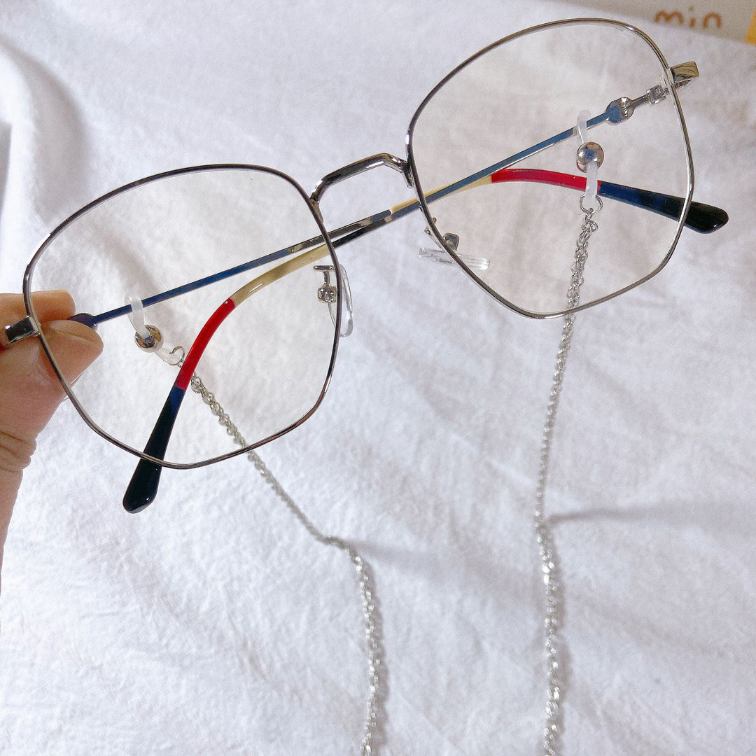 Fashionable glasses frame with chain strap Bowlift