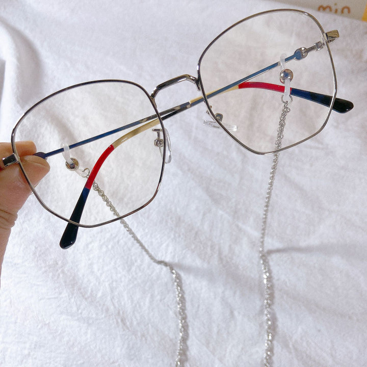Fashionable glasses frame with chain strap Bowlift