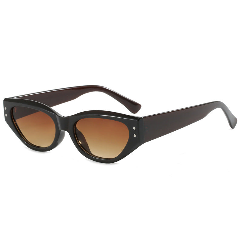 Women's fashionable sunglasses in trendy Cat-Eye style Bowlift
