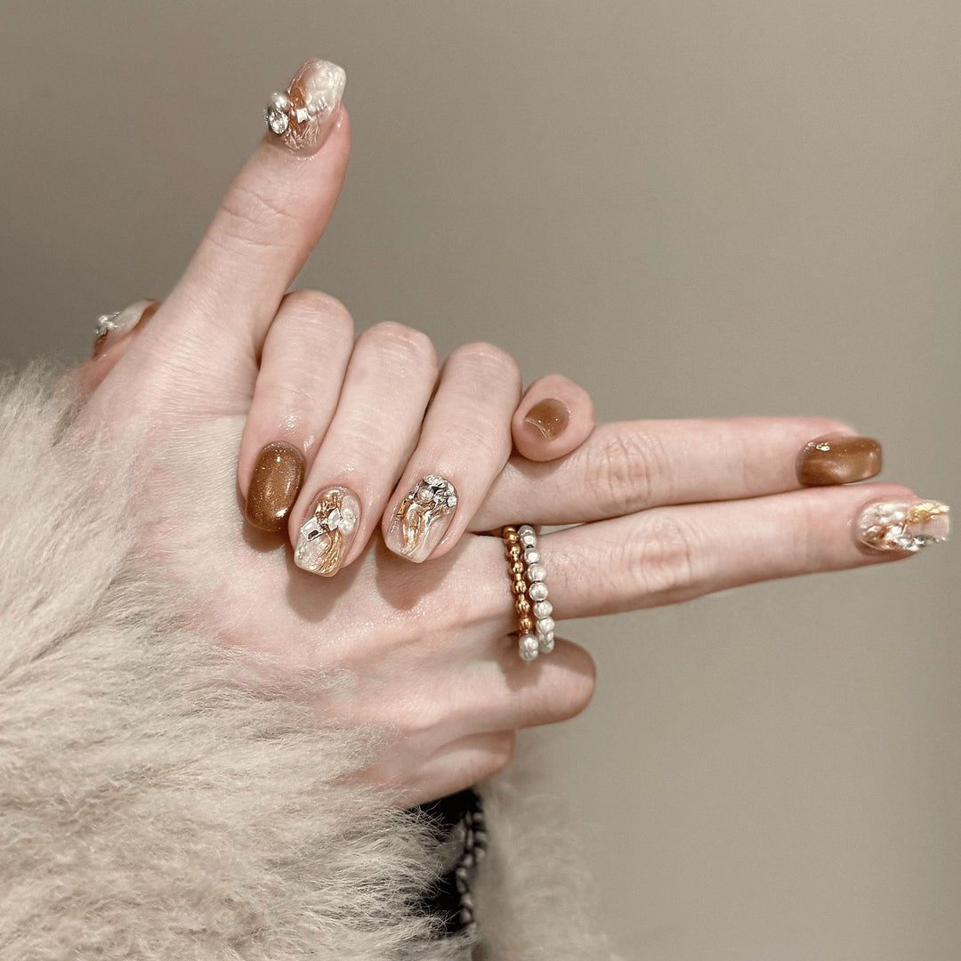 Elegant Artificial Nails with Luxurious 3D Details Bowlift