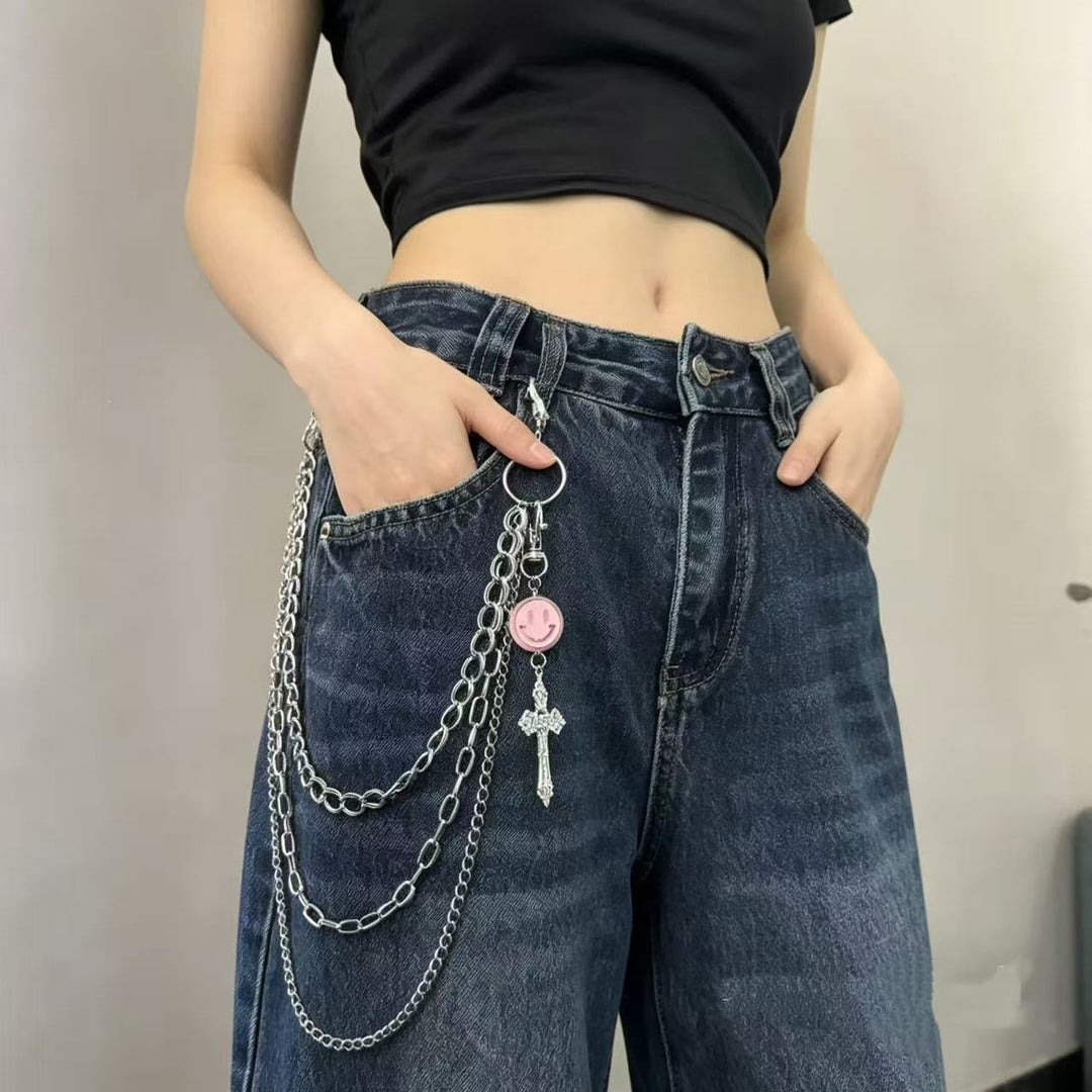 Fashionable chain belt with charm pendants Bowlift