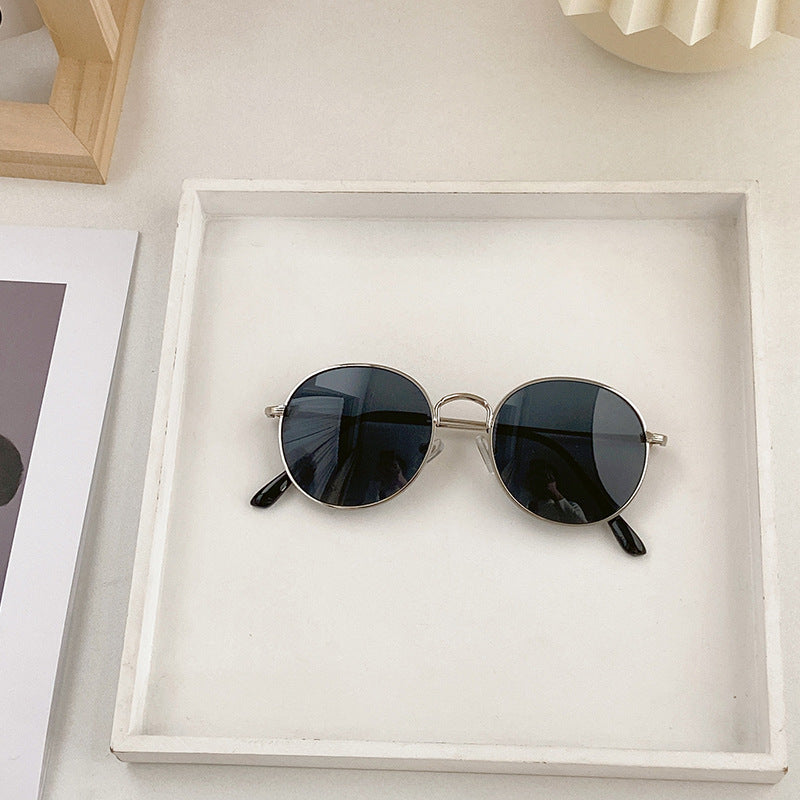 Fashion Round Sunglasses with Golden Frame Bowlift